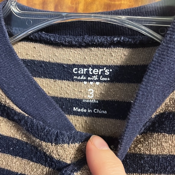 Carter’s boys onesie size 3 months with dog footies and design on back - Picture 4 of 5